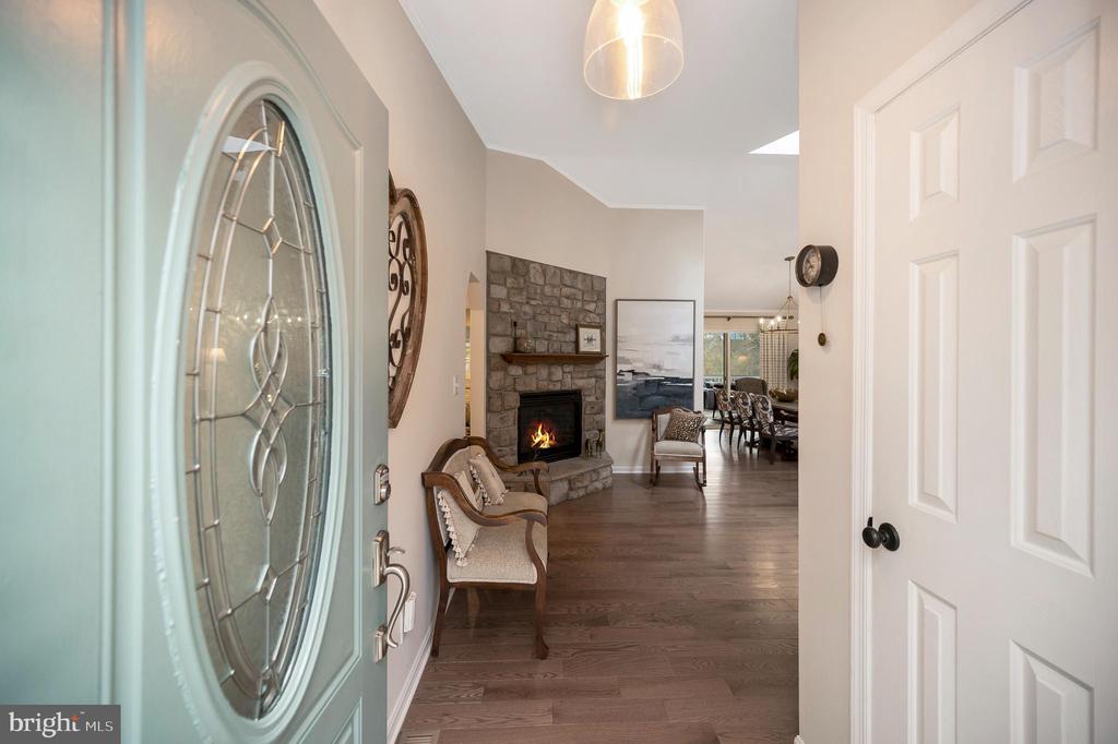 323 STRATFORD CIR, LOCUST GROVE, Virginia 22508, 3 Bedrooms Bedrooms, ,2 BathroomsBathrooms,Residential,LAKE OF THE WOODS,323 STRATFORD CIR,VAOR2012812 MLS # VAOR2012812