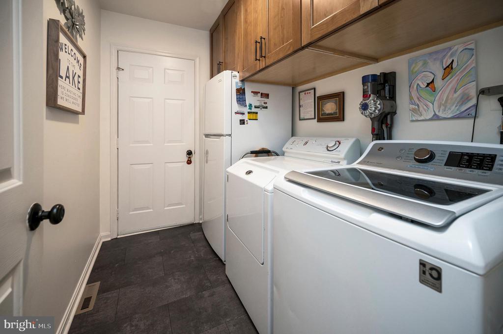 323 STRATFORD CIR, LOCUST GROVE, Virginia 22508, 3 Bedrooms Bedrooms, ,2 BathroomsBathrooms,Residential,LAKE OF THE WOODS,323 STRATFORD CIR,VAOR2012812 MLS # VAOR2012812