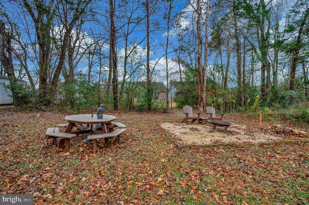 323 STRATFORD CIR, LOCUST GROVE, Virginia 22508, 3 Bedrooms Bedrooms, ,2 BathroomsBathrooms,Residential,LAKE OF THE WOODS,323 STRATFORD CIR,VAOR2012812 MLS # VAOR2012812