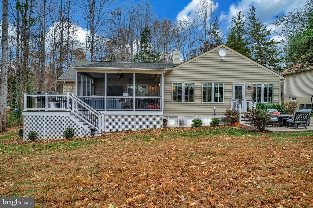 323 STRATFORD CIR, LOCUST GROVE, Virginia 22508, 3 Bedrooms Bedrooms, ,2 BathroomsBathrooms,Residential,LAKE OF THE WOODS,323 STRATFORD CIR,VAOR2012812 MLS # VAOR2012812