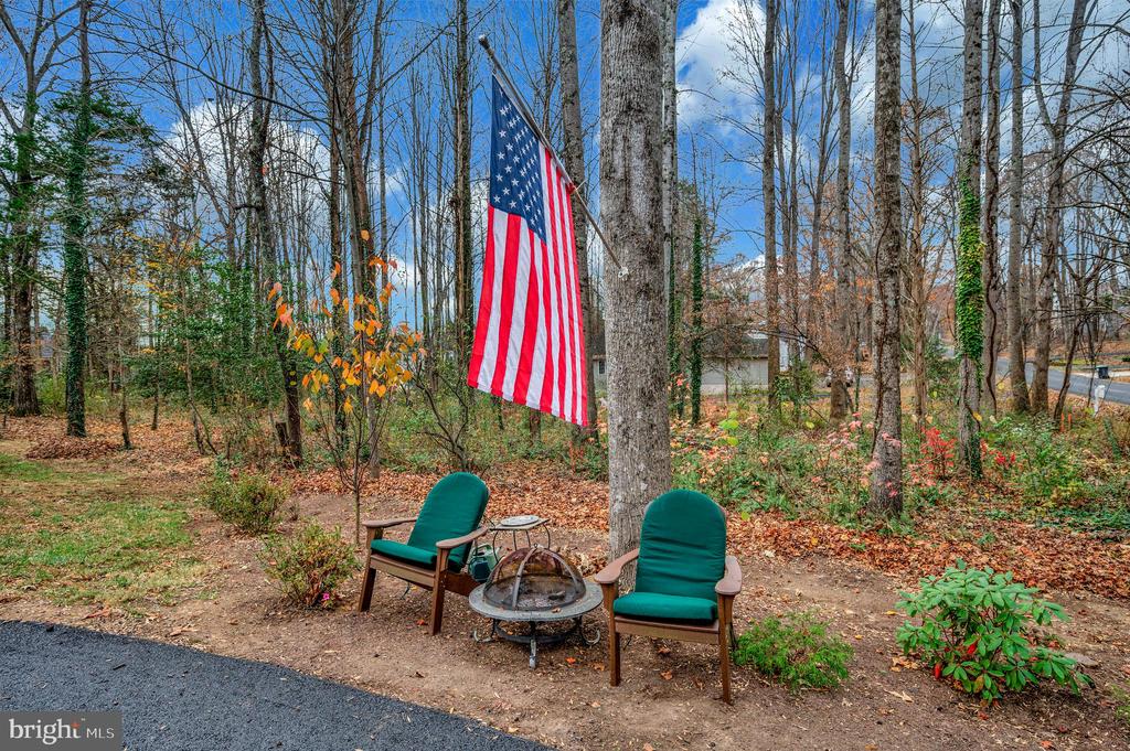 323 STRATFORD CIR, LOCUST GROVE, Virginia 22508, 3 Bedrooms Bedrooms, ,2 BathroomsBathrooms,Residential,LAKE OF THE WOODS,323 STRATFORD CIR,VAOR2012812 MLS # VAOR2012812