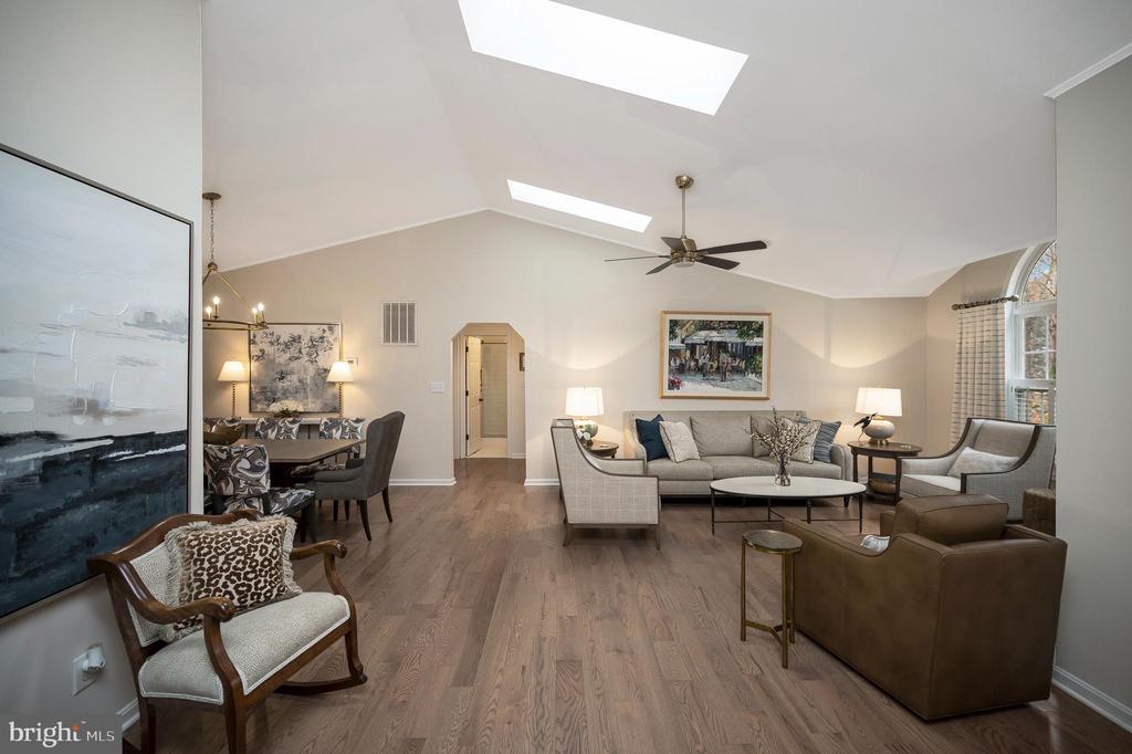 323 STRATFORD CIR, LOCUST GROVE, Virginia 22508, 3 Bedrooms Bedrooms, ,2 BathroomsBathrooms,Residential,LAKE OF THE WOODS,323 STRATFORD CIR,VAOR2012812 MLS # VAOR2012812