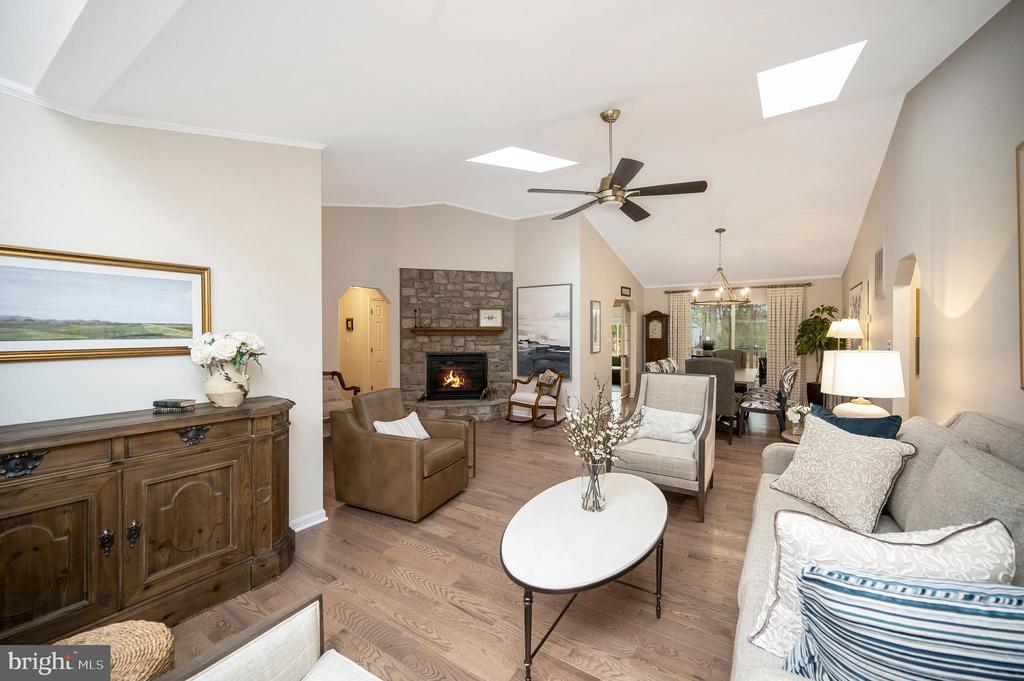 323 STRATFORD CIR, LOCUST GROVE, Virginia 22508, 3 Bedrooms Bedrooms, ,2 BathroomsBathrooms,Residential,LAKE OF THE WOODS,323 STRATFORD CIR,VAOR2012812 MLS # VAOR2012812