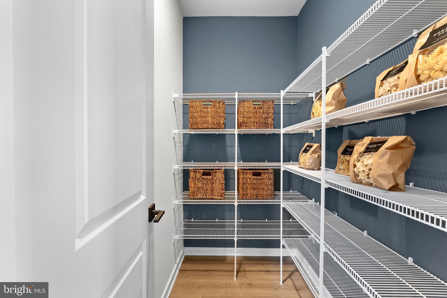 6 SEPIA SQ #HE, ASHBURN, Virginia 20147, 3 Bedrooms Bedrooms, ,2 BathroomsBathrooms,Residential,For sale,6 SEPIA SQ #HE,VALO2111390 MLS # VALO2111390