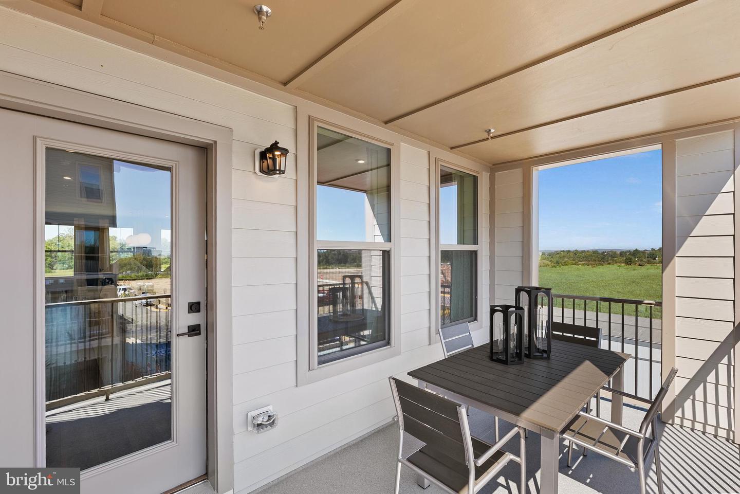 6 SEPIA SQ #HE, ASHBURN, Virginia 20147, 3 Bedrooms Bedrooms, ,2 BathroomsBathrooms,Residential,For sale,6 SEPIA SQ #HE,VALO2111390 MLS # VALO2111390