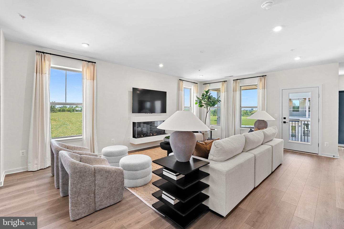 6 SEPIA SQ #HE, ASHBURN, Virginia 20147, 3 Bedrooms Bedrooms, ,2 BathroomsBathrooms,Residential,For sale,6 SEPIA SQ #HE,VALO2111390 MLS # VALO2111390