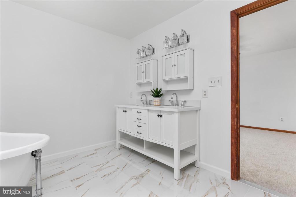 6241 DEBORAH DR, WARRENTON, Virginia, 3 Bedrooms Bedrooms, ,2 BathroomsBathrooms,Residential,6241 DEBORAH DR,VAFQ2019710 MLS # VAFQ2019710