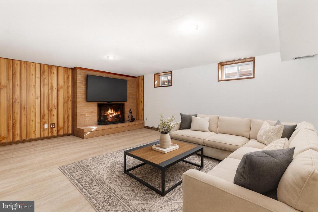 6241 DEBORAH DR, WARRENTON, Virginia, 3 Bedrooms Bedrooms, ,2 BathroomsBathrooms,Residential,6241 DEBORAH DR,VAFQ2019710 MLS # VAFQ2019710