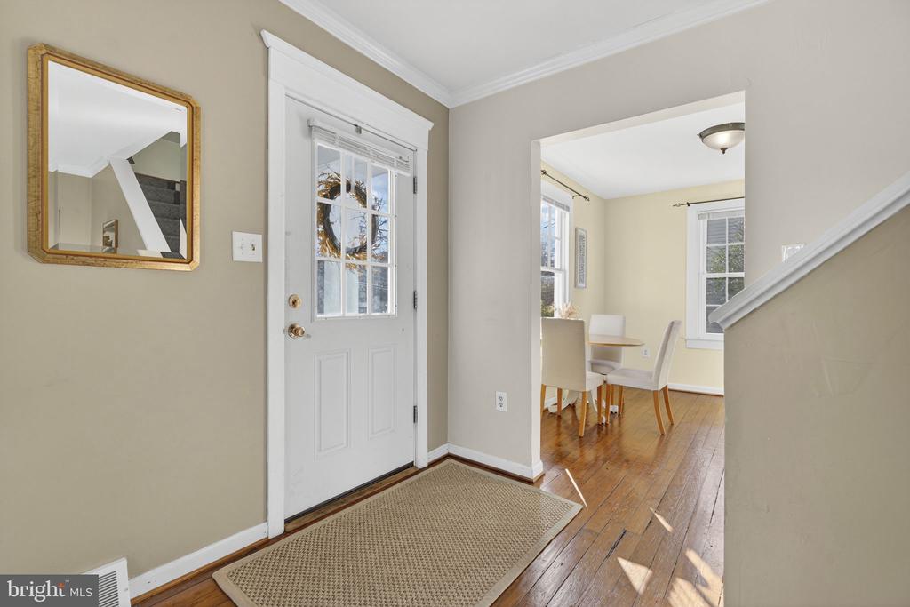 278 ALEXANDRIA PIKE, WARRENTON, Virginia 20186, 3 Bedrooms Bedrooms, ,2 BathroomsBathrooms,Residential,278 ALEXANDRIA PIKE,VAFQ2019682 MLS # VAFQ2019682