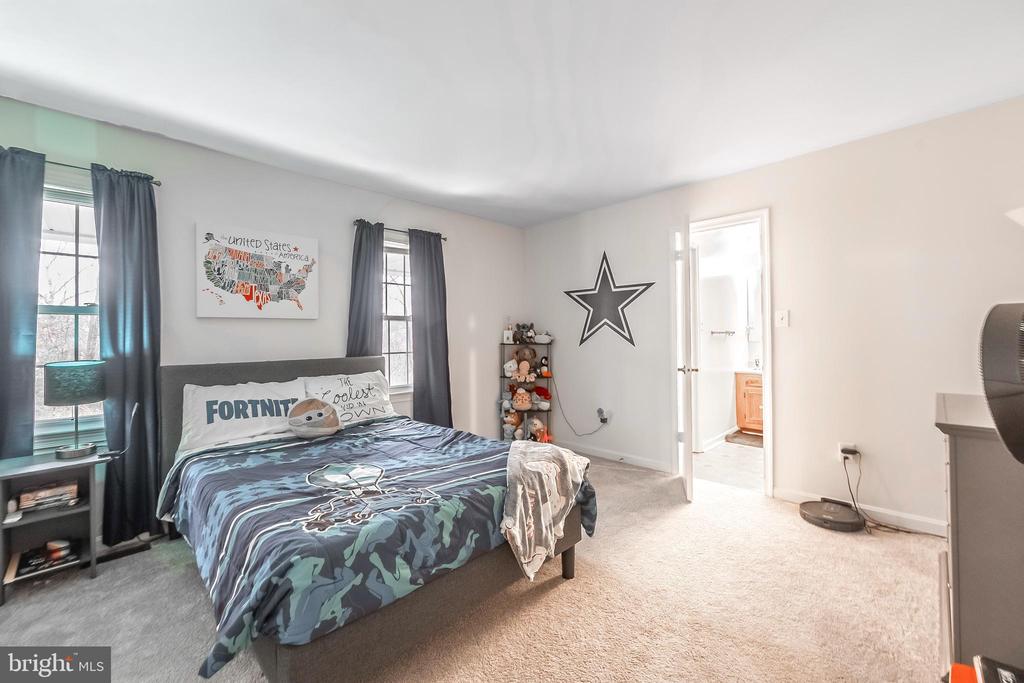 6245 SQUIRREL NEST LN, WARRENTON, Virginia, 4 Bedrooms Bedrooms, ,5 BathroomsBathrooms,Residential,6245 SQUIRREL NEST LN,VAFQ2019692 MLS # VAFQ2019692