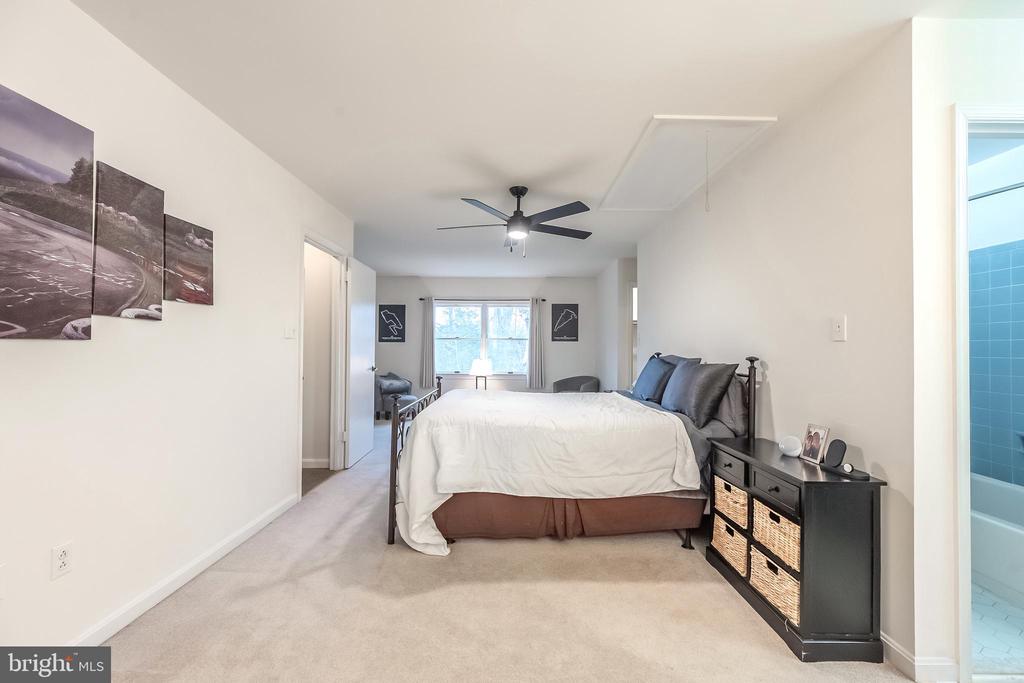 6245 SQUIRREL NEST LN, WARRENTON, Virginia, 4 Bedrooms Bedrooms, ,5 BathroomsBathrooms,Residential,6245 SQUIRREL NEST LN,VAFQ2019692 MLS # VAFQ2019692