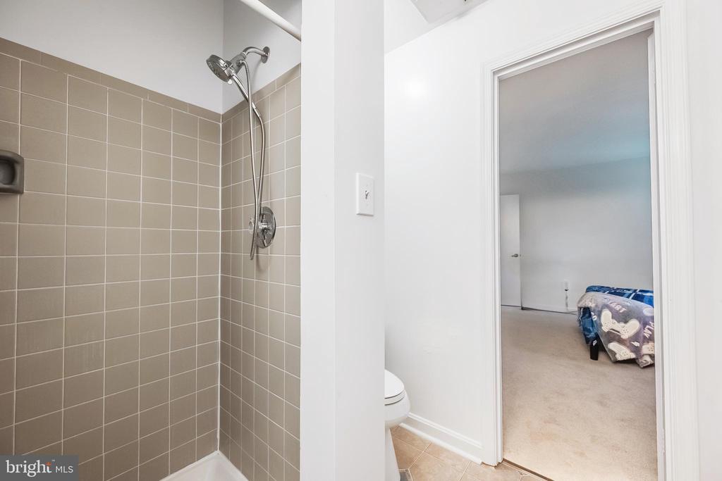 6245 SQUIRREL NEST LN, WARRENTON, Virginia, 4 Bedrooms Bedrooms, ,5 BathroomsBathrooms,Residential,6245 SQUIRREL NEST LN,VAFQ2019692 MLS # VAFQ2019692