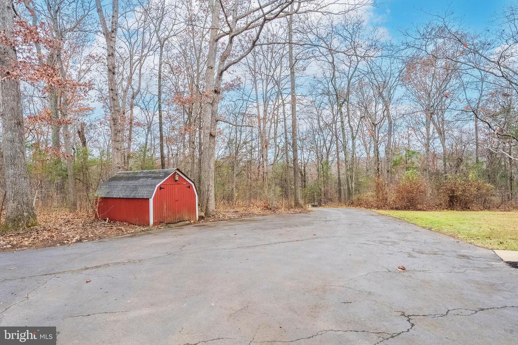 6245 SQUIRREL NEST LN, WARRENTON, Virginia, 4 Bedrooms Bedrooms, ,5 BathroomsBathrooms,Residential,6245 SQUIRREL NEST LN,VAFQ2019692 MLS # VAFQ2019692