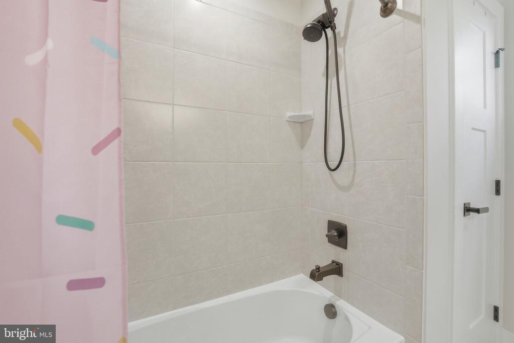 11202 PRESWICK LN, SPOTSYLVANIA, Virginia 22551, 7 Bedrooms Bedrooms, ,5 BathroomsBathrooms,Residential,11202 PRESWICK LN,VASP2037738 MLS # VASP2037738