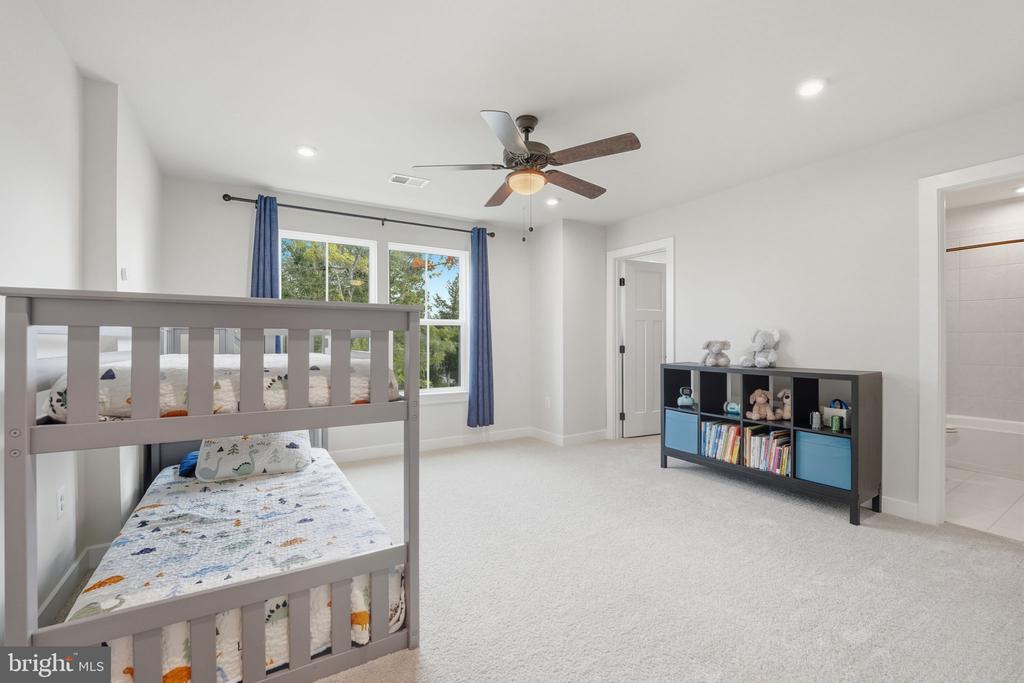 11202 PRESWICK LN, SPOTSYLVANIA, Virginia 22551, 7 Bedrooms Bedrooms, ,5 BathroomsBathrooms,Residential,11202 PRESWICK LN,VASP2037738 MLS # VASP2037738