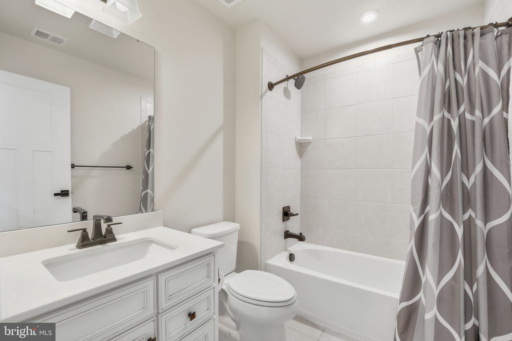 11202 PRESWICK LN, SPOTSYLVANIA, Virginia 22551, 7 Bedrooms Bedrooms, ,5 BathroomsBathrooms,Residential,11202 PRESWICK LN,VASP2037738 MLS # VASP2037738