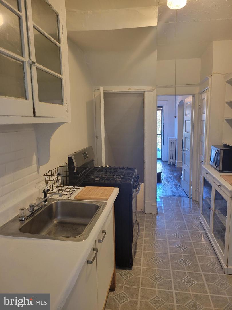 1526 SPRING PL NW, WASHINGTON, District Of Columbia 20010, 4 Bedrooms Bedrooms, ,1 BathroomBathrooms,Residential,For sale,1526 SPRING PL NW,DCDC2098870 MLS # DCDC2098870