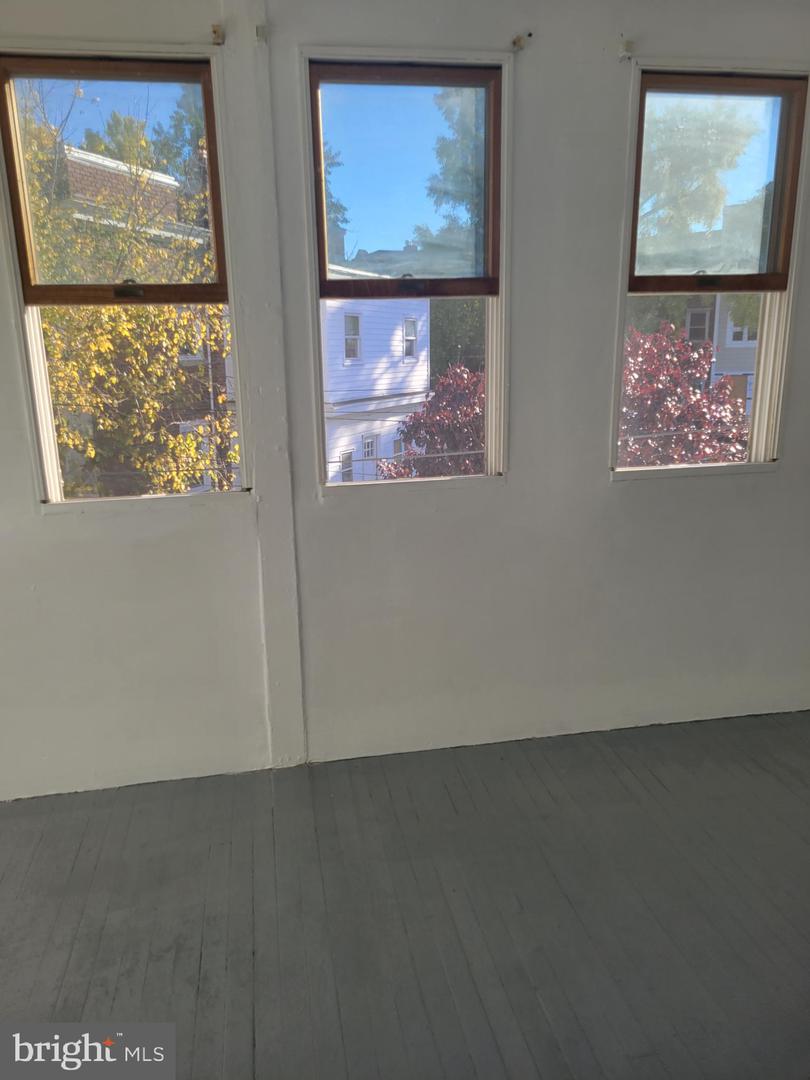 1526 SPRING PL NW, WASHINGTON, District Of Columbia 20010, 4 Bedrooms Bedrooms, ,1 BathroomBathrooms,Residential,For sale,1526 SPRING PL NW,DCDC2098870 MLS # DCDC2098870