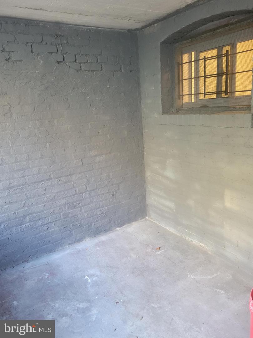 1526 SPRING PL NW, WASHINGTON, District Of Columbia 20010, 4 Bedrooms Bedrooms, ,1 BathroomBathrooms,Residential,For sale,1526 SPRING PL NW,DCDC2098870 MLS # DCDC2098870