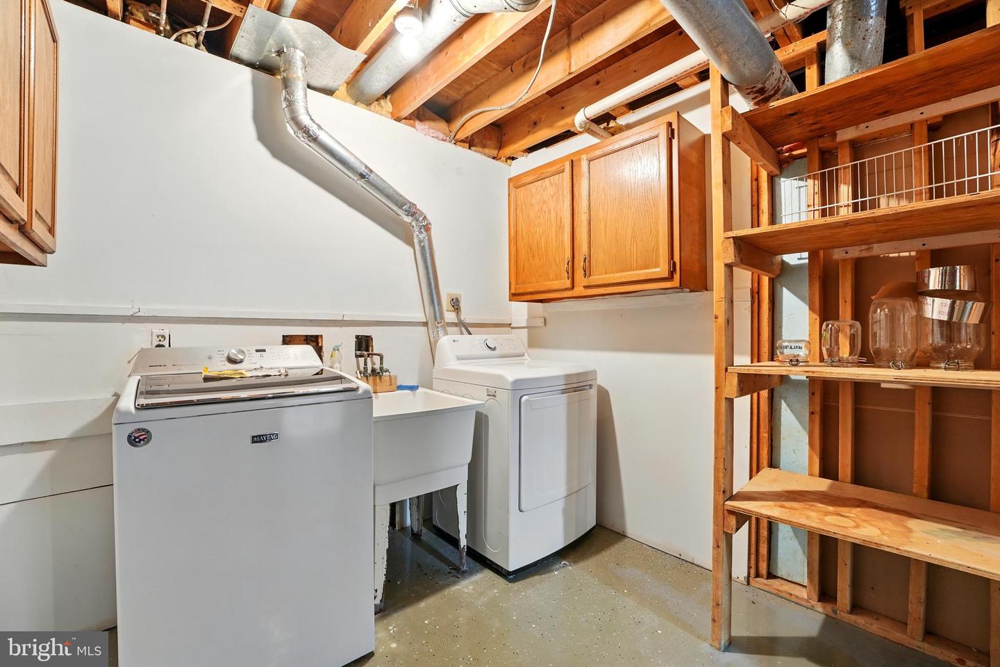 6768 MORNING RIDE CIR, ALEXANDRIA, Virginia 22315, 5 Bedrooms Bedrooms, ,3 BathroomsBathrooms,Residential,For sale,6768 MORNING RIDE CIR,VAFX2241514 MLS # VAFX2241514