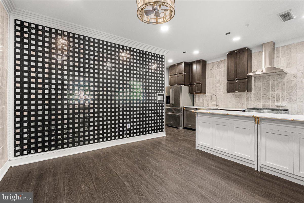 625 SLATERS LN #G4, ALEXANDRIA, Virginia 22314, 1 Bedroom Bedrooms, ,1 BathroomBathrooms,Residential,For sale,625 SLATERS LN #G4,VAAX2045908 MLS # VAAX2045908