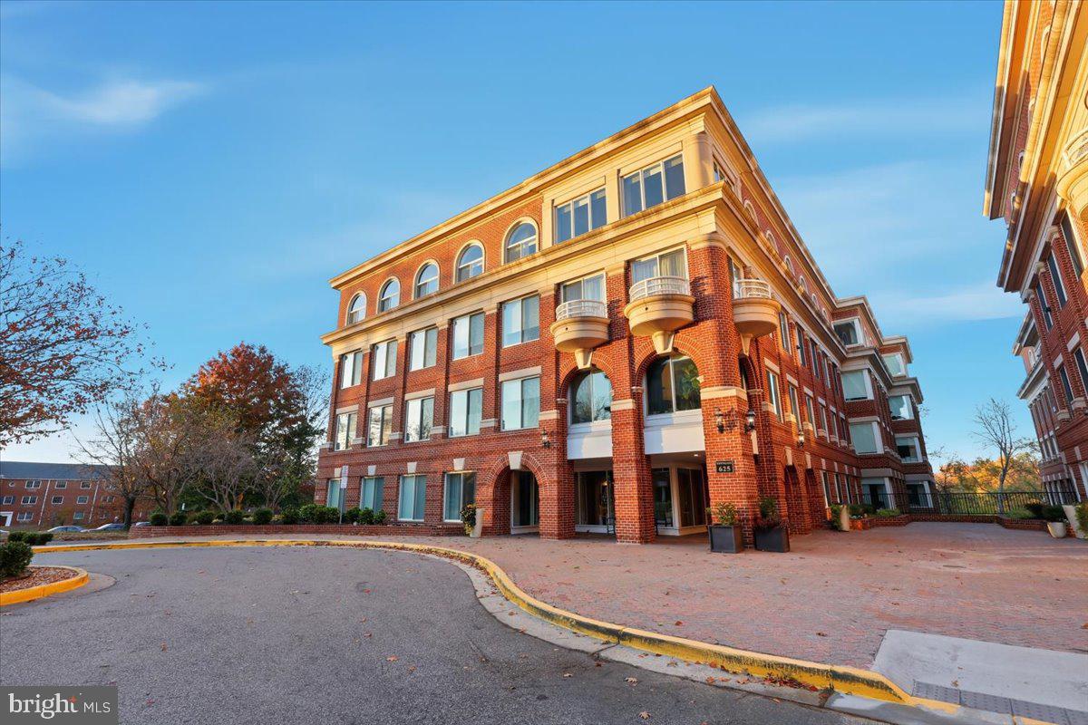 625 SLATERS LN #G4, ALEXANDRIA, Virginia 22314, 1 Bedroom Bedrooms, ,1 BathroomBathrooms,Residential,For sale,625 SLATERS LN #G4,VAAX2045908 MLS # VAAX2045908