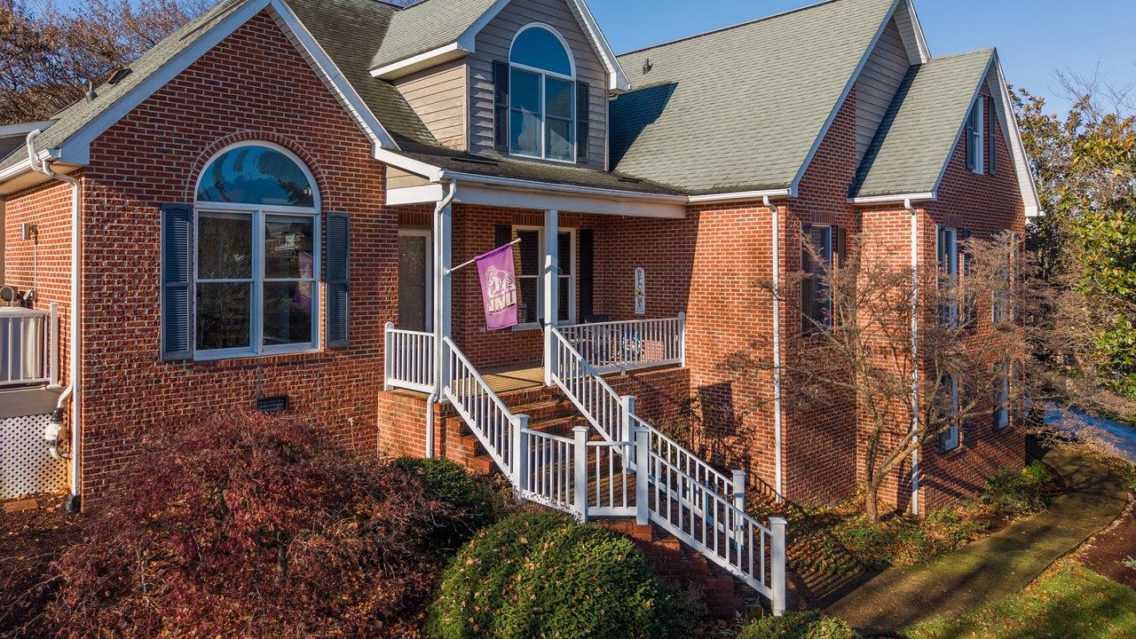 3945 TRAVELER RD, ROCKINGHAM, Virginia 22801, 4 Bedrooms Bedrooms, ,3 BathroomsBathrooms,Residential,3945 TRAVELER RD,671312 MLS # 671312