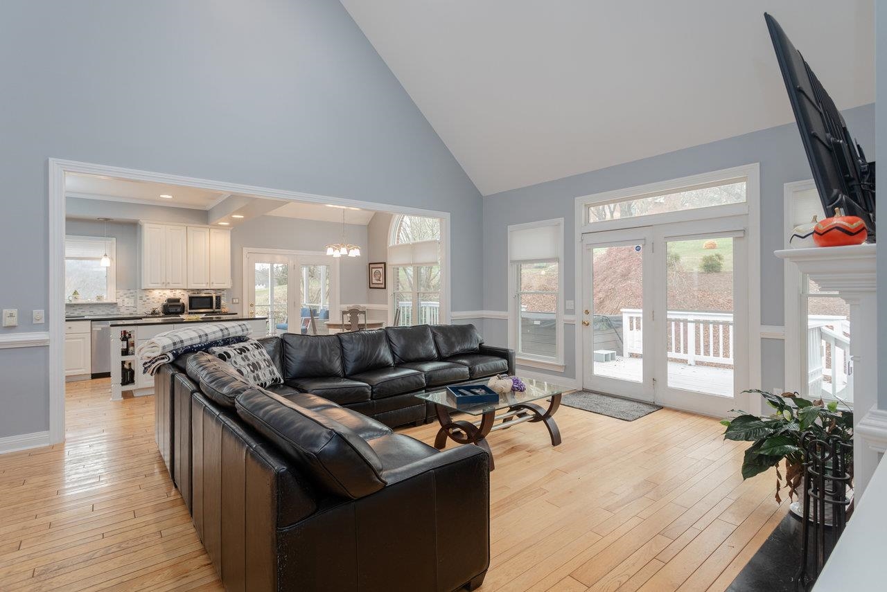 3945 TRAVELER RD, ROCKINGHAM, Virginia 22801, 4 Bedrooms Bedrooms, ,3 BathroomsBathrooms,Residential,3945 TRAVELER RD,671312 MLS # 671312