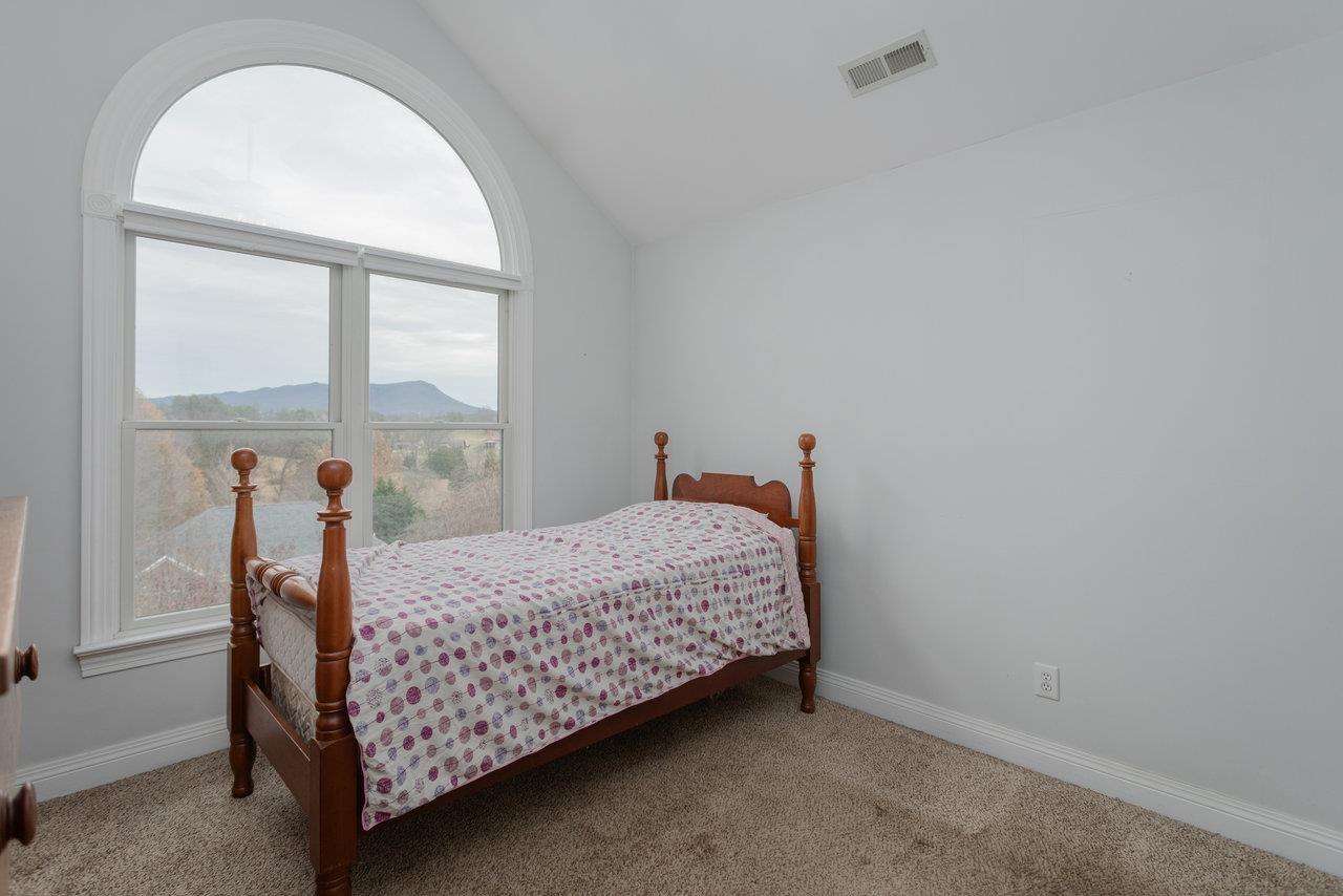 3945 TRAVELER RD, ROCKINGHAM, Virginia 22801, 4 Bedrooms Bedrooms, ,3 BathroomsBathrooms,Residential,3945 TRAVELER RD,671312 MLS # 671312