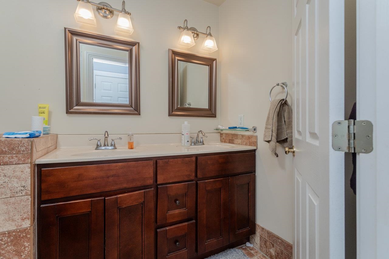 3945 TRAVELER RD, ROCKINGHAM, Virginia 22801, 4 Bedrooms Bedrooms, ,3 BathroomsBathrooms,Residential,3945 TRAVELER RD,671312 MLS # 671312