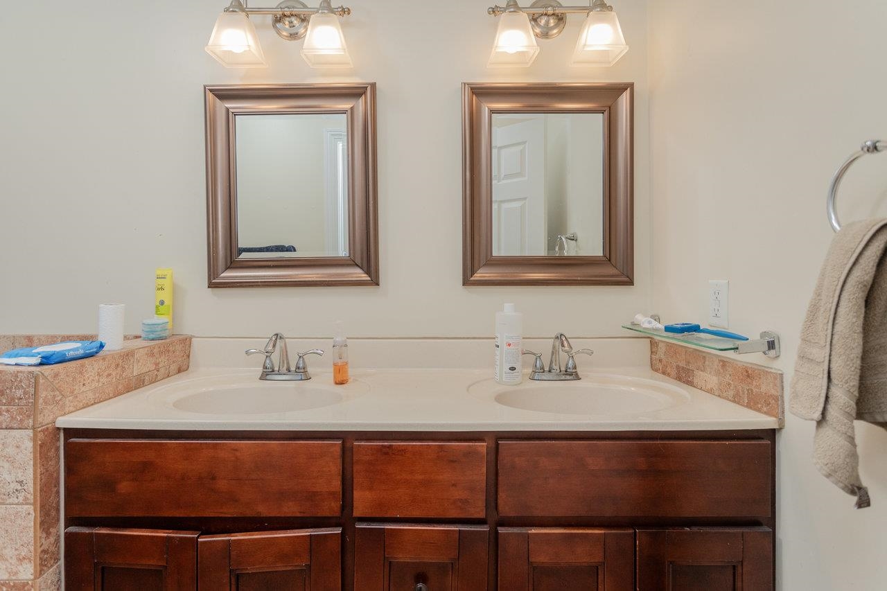 3945 TRAVELER RD, ROCKINGHAM, Virginia 22801, 4 Bedrooms Bedrooms, ,3 BathroomsBathrooms,Residential,3945 TRAVELER RD,671312 MLS # 671312