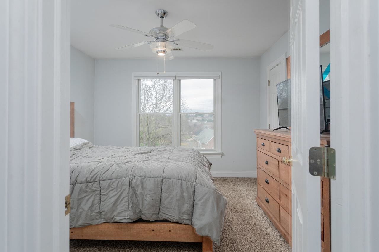 3945 TRAVELER RD, ROCKINGHAM, Virginia 22801, 4 Bedrooms Bedrooms, ,3 BathroomsBathrooms,Residential,3945 TRAVELER RD,671312 MLS # 671312