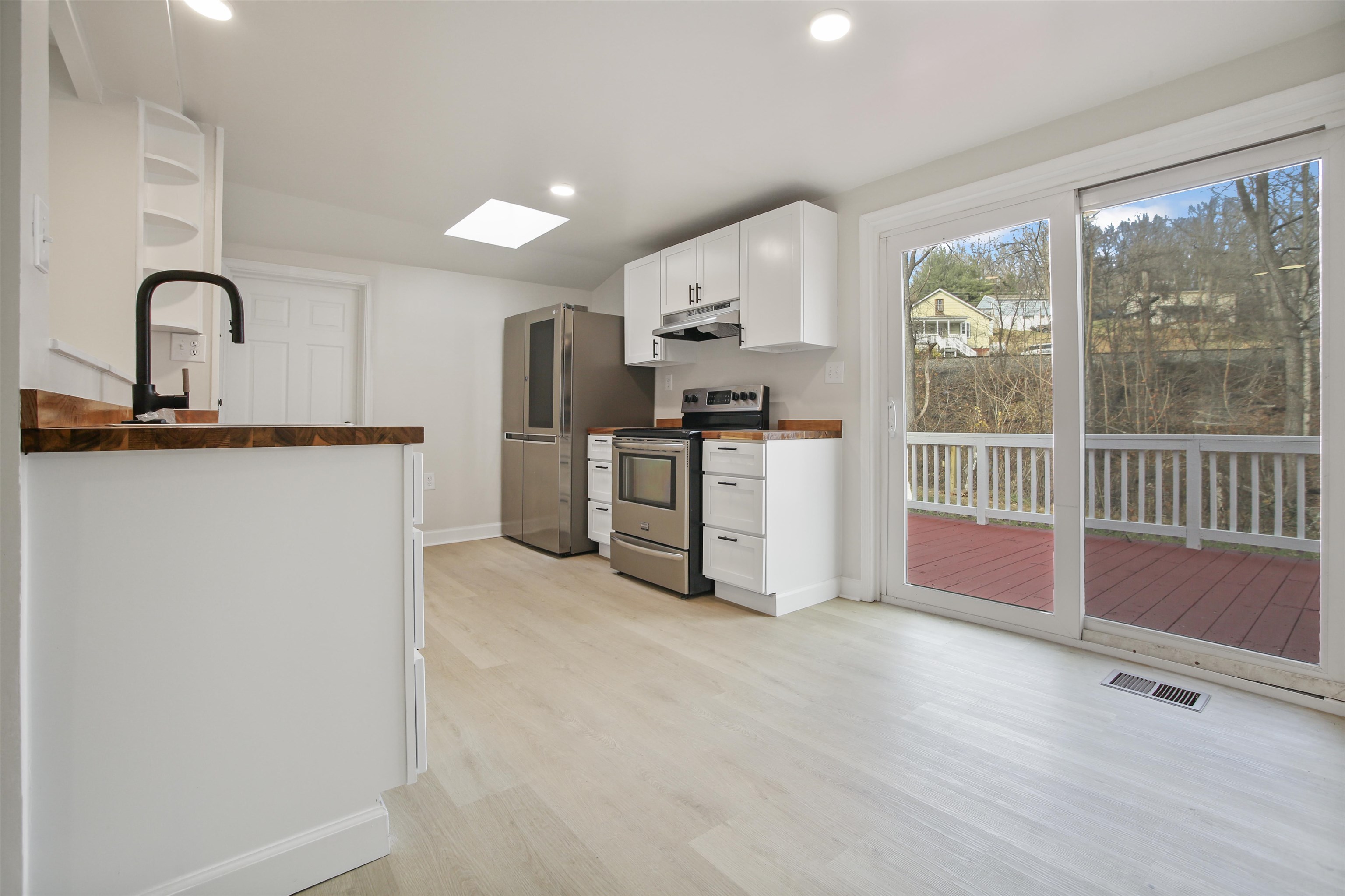 401 TANNEHILL ST, STAUNTON, Virginia 24401, 4 Bedrooms Bedrooms, ,2 BathroomsBathrooms,Residential,401 TANNEHILL ST,671313 MLS # 671313