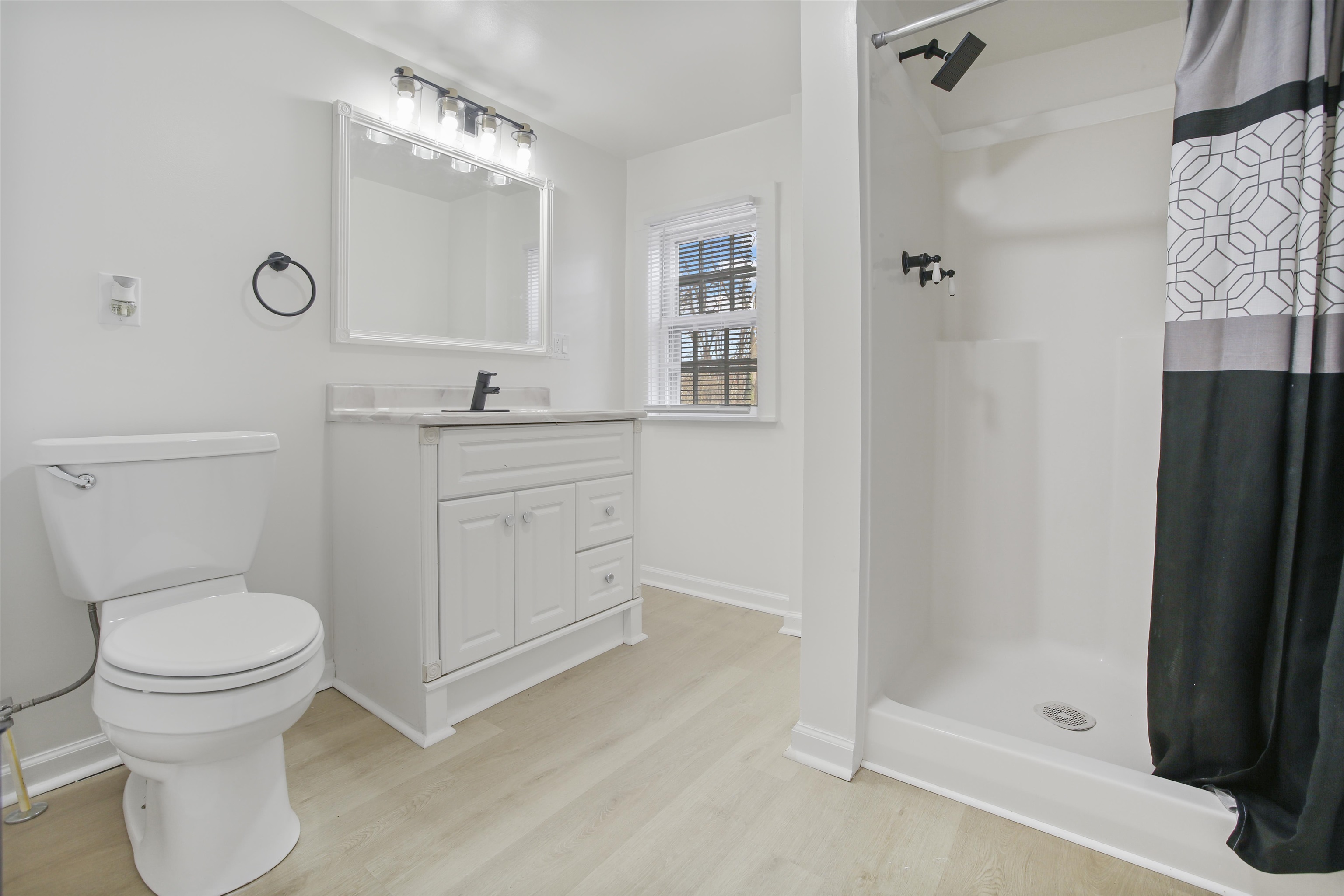 401 TANNEHILL ST, STAUNTON, Virginia 24401, 4 Bedrooms Bedrooms, ,2 BathroomsBathrooms,Residential,401 TANNEHILL ST,671313 MLS # 671313