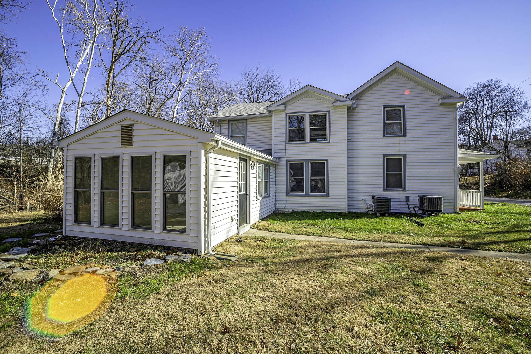 401 TANNEHILL ST, STAUNTON, Virginia 24401, 4 Bedrooms Bedrooms, ,2 BathroomsBathrooms,Residential,401 TANNEHILL ST,671313 MLS # 671313