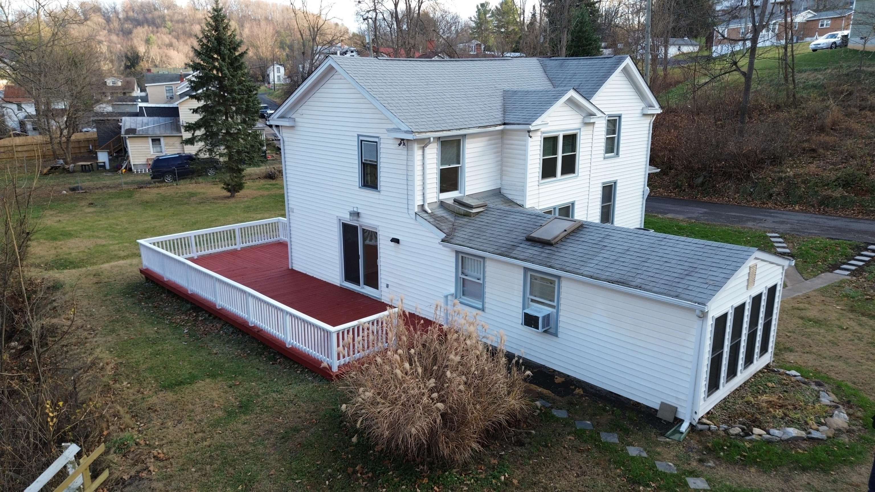 401 TANNEHILL ST, STAUNTON, Virginia 24401, 4 Bedrooms Bedrooms, ,2 BathroomsBathrooms,Residential,401 TANNEHILL ST,671313 MLS # 671313