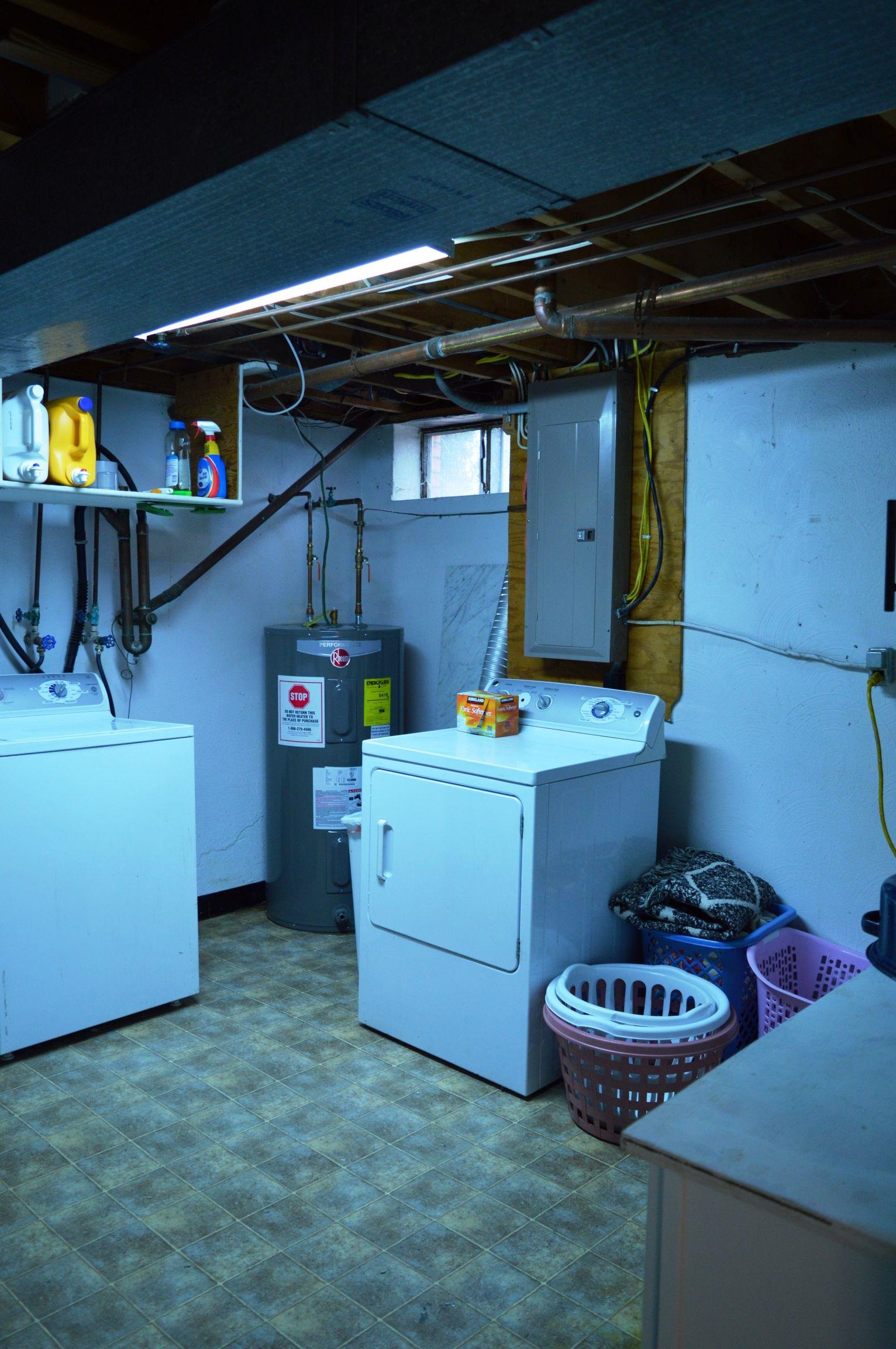 1229 WOODCREST CIR, HARRISONBURG, Virginia 22801, 4 Bedrooms Bedrooms, ,3 BathroomsBathrooms,Residential,1229 WOODCREST CIR,671315 MLS # 671315