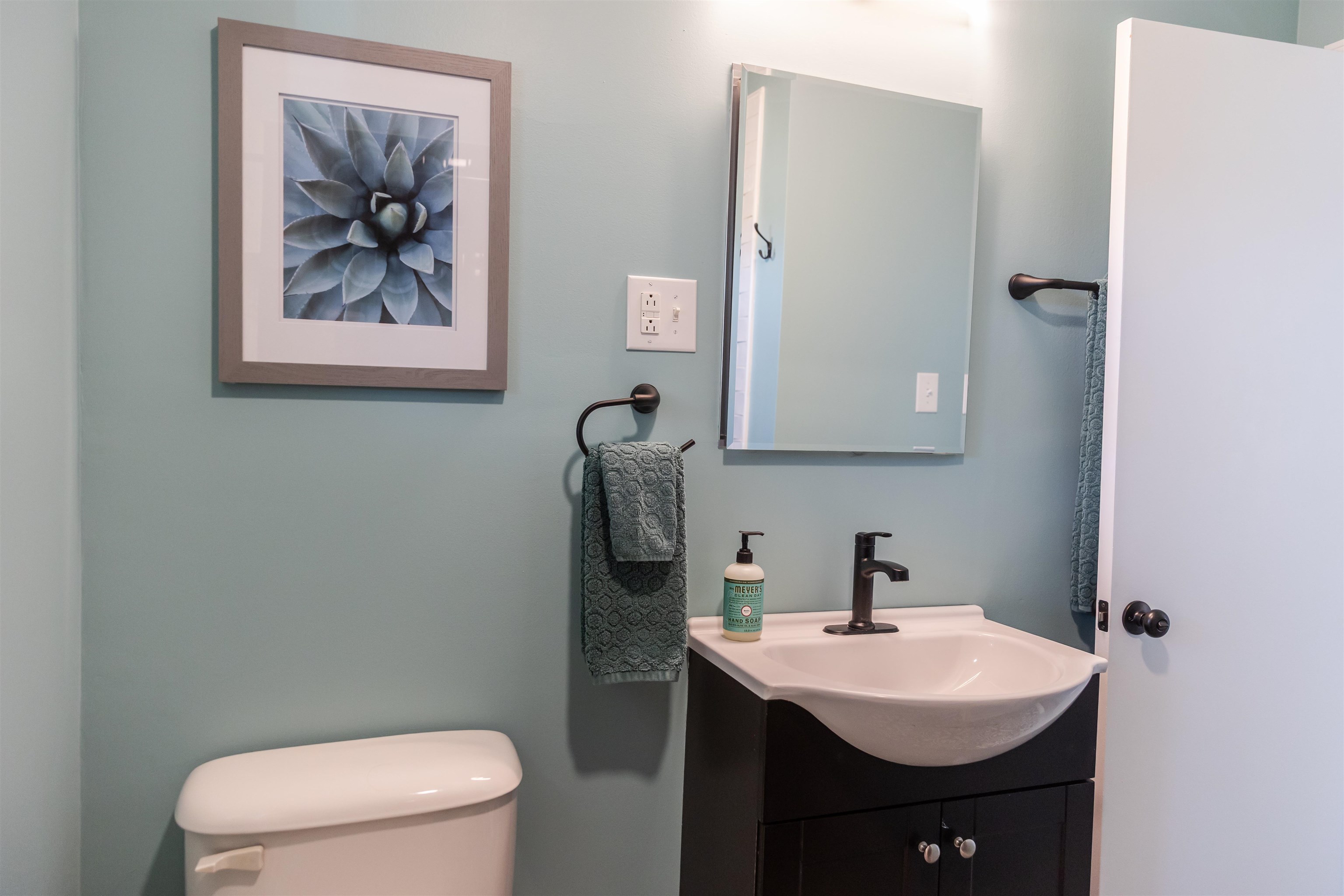 554 HERRING HALL RD, NATURAL BRIDGE, Virginia 24578, 1 Bedroom Bedrooms, ,1 BathroomBathrooms,Residential,554 HERRING HALL RD,671322 MLS # 671322