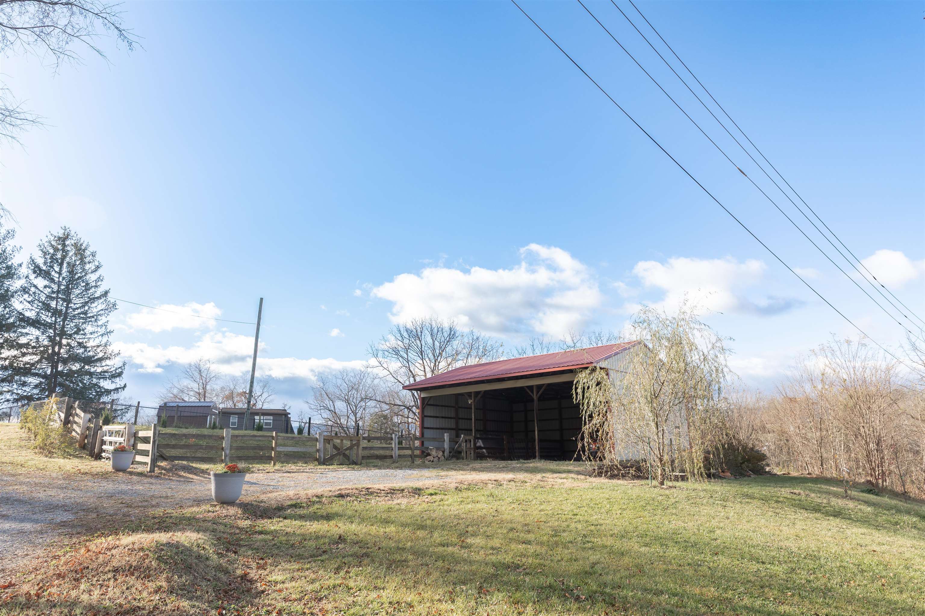 554 HERRING HALL RD, NATURAL BRIDGE, Virginia 24578, 1 Bedroom Bedrooms, ,1 BathroomBathrooms,Residential,554 HERRING HALL RD,671322 MLS # 671322