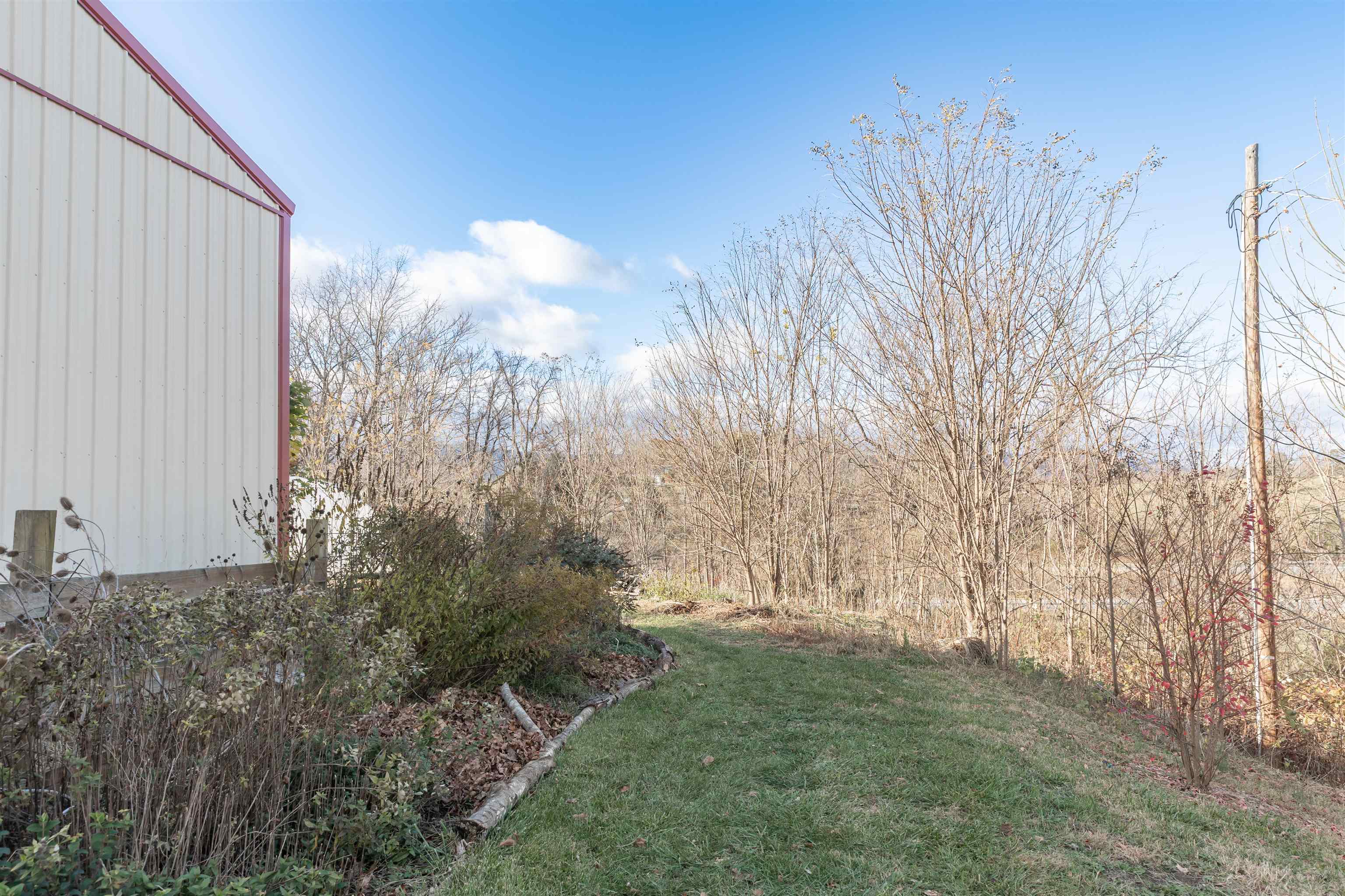 554 HERRING HALL RD, NATURAL BRIDGE, Virginia 24578, 1 Bedroom Bedrooms, ,1 BathroomBathrooms,Residential,554 HERRING HALL RD,671322 MLS # 671322
