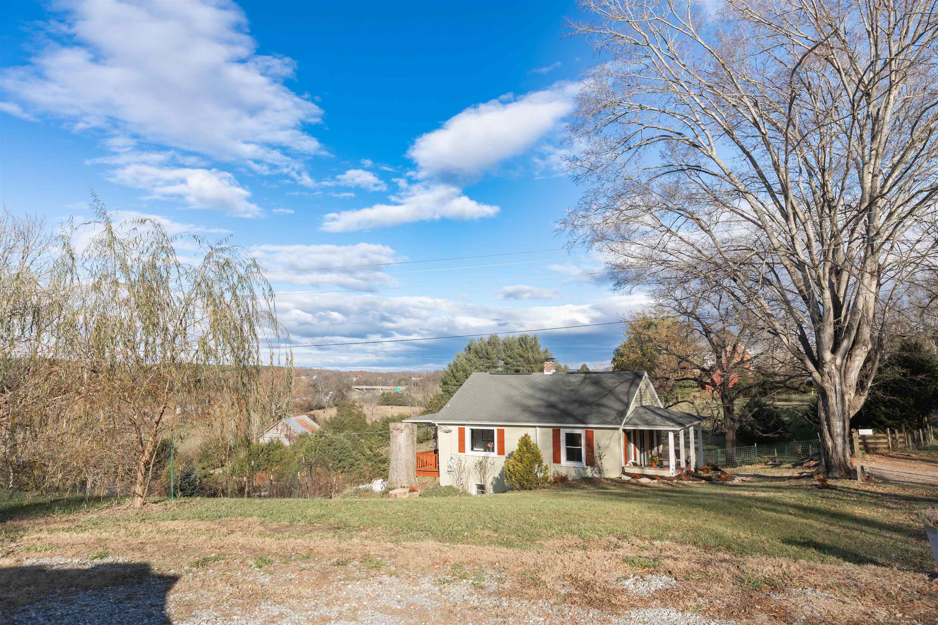 554 HERRING HALL RD, NATURAL BRIDGE, Virginia 24578, 1 Bedroom Bedrooms, ,1 BathroomBathrooms,Residential,554 HERRING HALL RD,671322 MLS # 671322