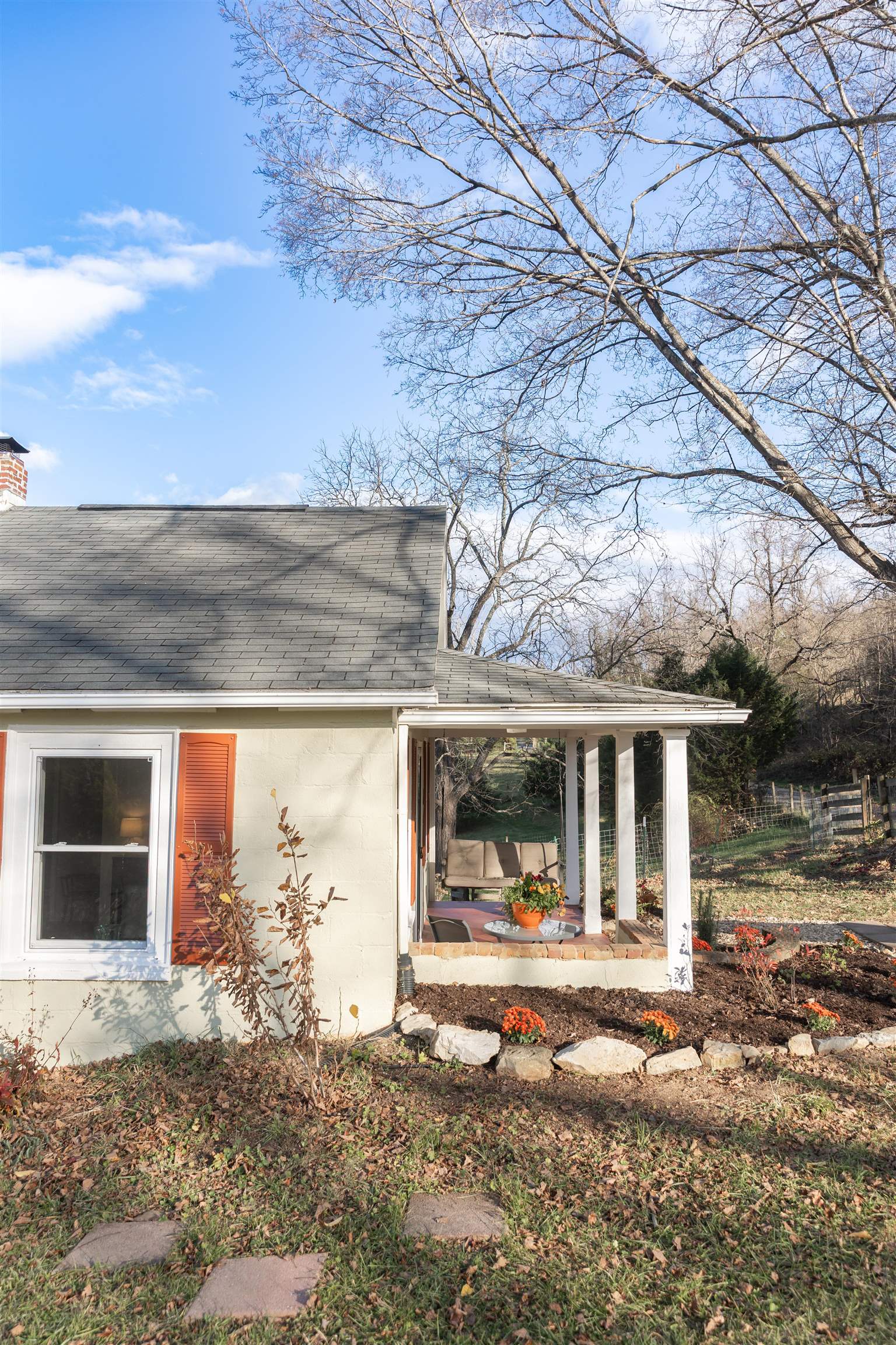 554 HERRING HALL RD, NATURAL BRIDGE, Virginia 24578, 1 Bedroom Bedrooms, ,1 BathroomBathrooms,Residential,554 HERRING HALL RD,671322 MLS # 671322