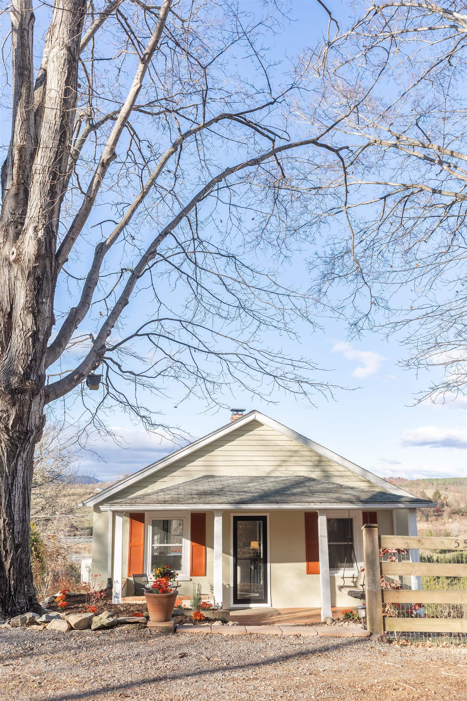 554 HERRING HALL RD, NATURAL BRIDGE, Virginia 24578, 1 Bedroom Bedrooms, ,1 BathroomBathrooms,Residential,554 HERRING HALL RD,671322 MLS # 671322