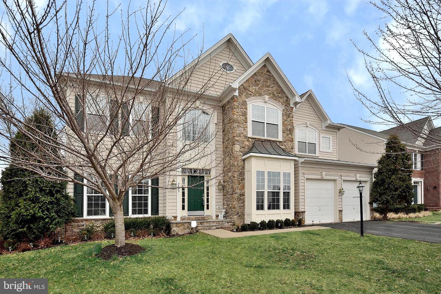 5662 CARIBBEAN CT, HAYMARKET, Virginia 20169, 5 Bedrooms Bedrooms, ,4 BathroomsBathrooms,Residential,For sale,5662 CARIBBEAN CT,VAPW2102622 MLS # VAPW2102622