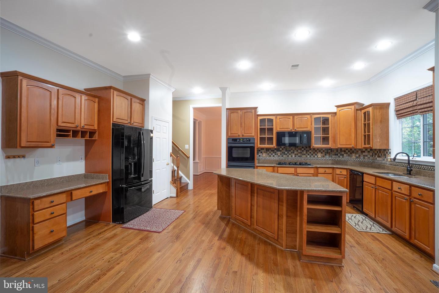 5662 CARIBBEAN CT, HAYMARKET, Virginia 20169, 5 Bedrooms Bedrooms, ,4 BathroomsBathrooms,Residential,For sale,5662 CARIBBEAN CT,VAPW2102622 MLS # VAPW2102622