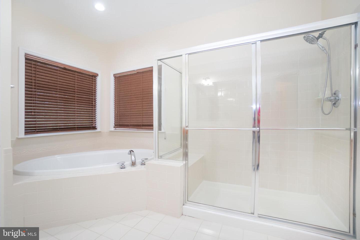 5662 CARIBBEAN CT, HAYMARKET, Virginia 20169, 5 Bedrooms Bedrooms, ,4 BathroomsBathrooms,Residential,For sale,5662 CARIBBEAN CT,VAPW2102622 MLS # VAPW2102622