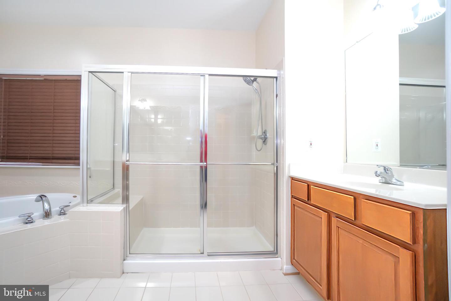 5662 CARIBBEAN CT, HAYMARKET, Virginia 20169, 5 Bedrooms Bedrooms, ,4 BathroomsBathrooms,Residential,For sale,5662 CARIBBEAN CT,VAPW2102622 MLS # VAPW2102622