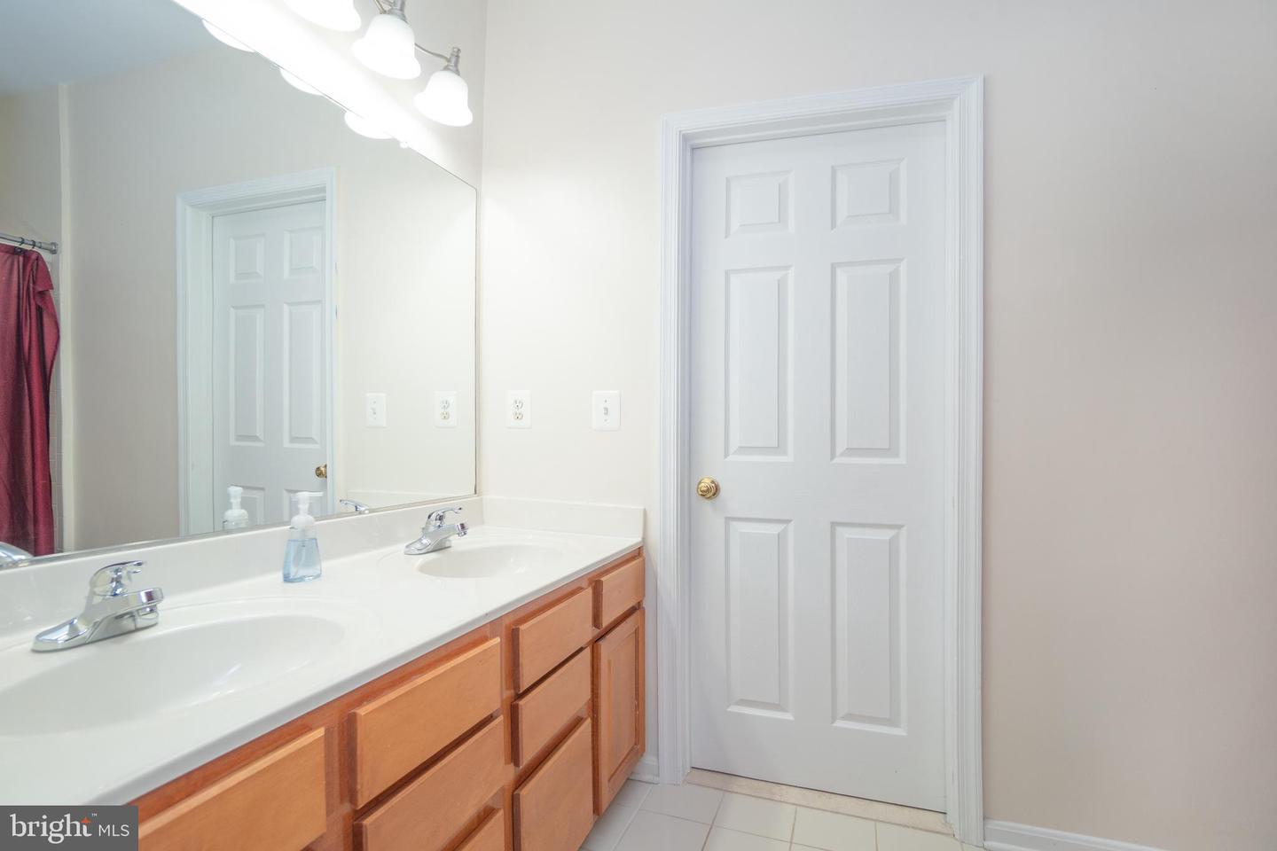 5662 CARIBBEAN CT, HAYMARKET, Virginia 20169, 5 Bedrooms Bedrooms, ,4 BathroomsBathrooms,Residential,For sale,5662 CARIBBEAN CT,VAPW2102622 MLS # VAPW2102622