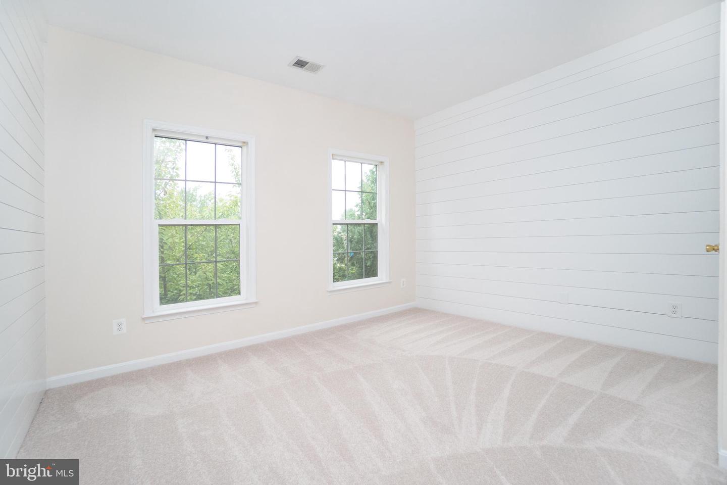 5662 CARIBBEAN CT, HAYMARKET, Virginia 20169, 5 Bedrooms Bedrooms, ,4 BathroomsBathrooms,Residential,For sale,5662 CARIBBEAN CT,VAPW2102622 MLS # VAPW2102622