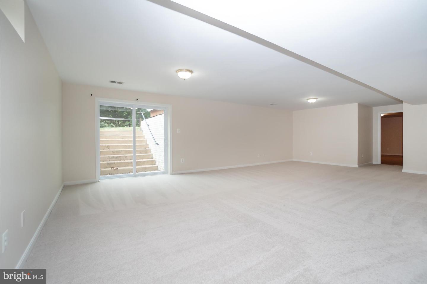 5662 CARIBBEAN CT, HAYMARKET, Virginia 20169, 5 Bedrooms Bedrooms, ,4 BathroomsBathrooms,Residential,For sale,5662 CARIBBEAN CT,VAPW2102622 MLS # VAPW2102622